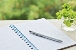 終活の基本!エンディングノートの書き方や注意点について解説!